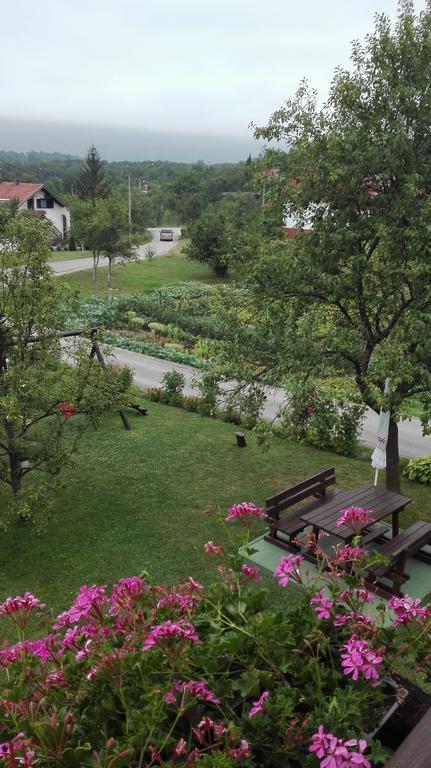 Guest House Adrijana سيليست دريزنيكو المظهر الخارجي الصورة
