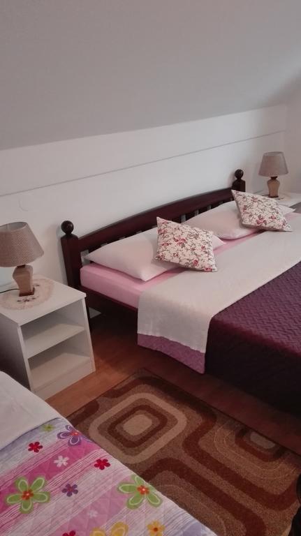Guest House Adrijana سيليست دريزنيكو المظهر الخارجي الصورة