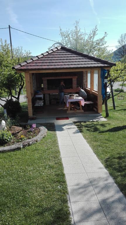 Guest House Adrijana سيليست دريزنيكو المظهر الخارجي الصورة
